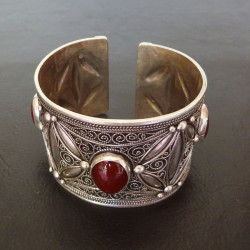 Bracelet berbère en argent massif et pierres Agates,