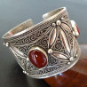 bracelet manchette en argent et agate rouge